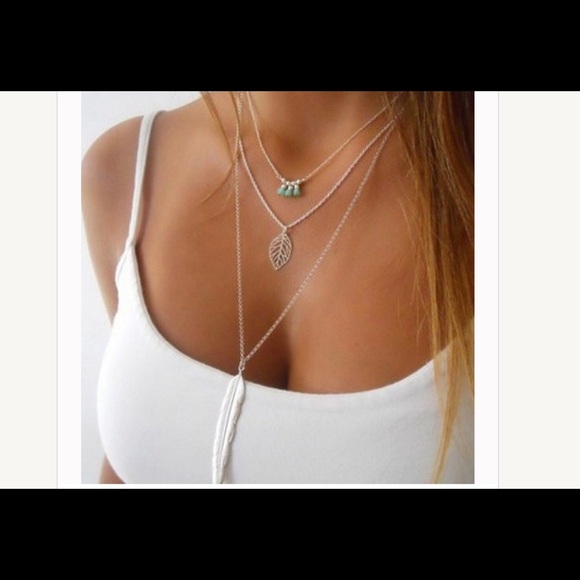 - Womens New 3 layer feather leaf necklace . By golden threads . - Picture 1 of 4